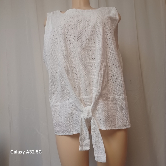 LIZ CLAIBORNE SIZE XXL. White Sleeveless Top - Picture 5 of 12